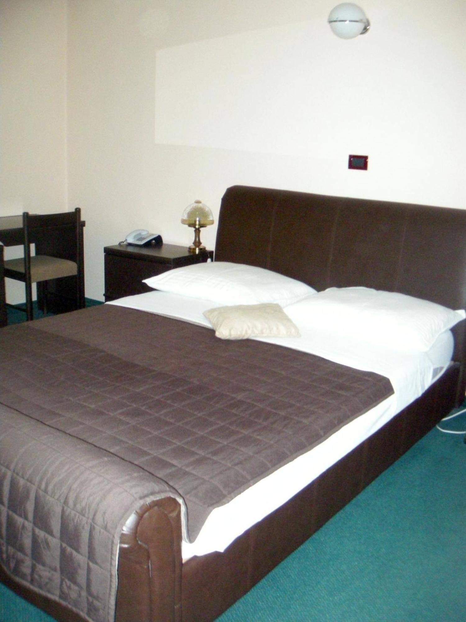 Hotel Zephyr - Plovanija Buje Kültér fotó